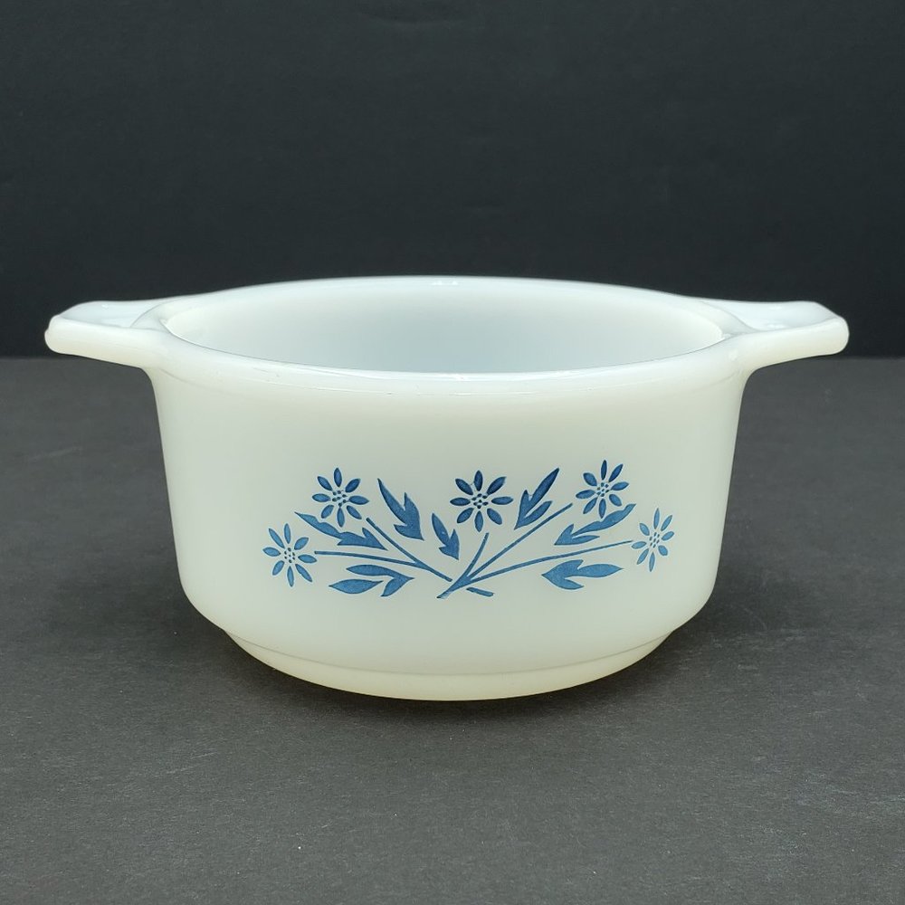 Dynaware Pyr-O-Rey Blue Cornflower Small Round White Milk Glass Casserole Baker